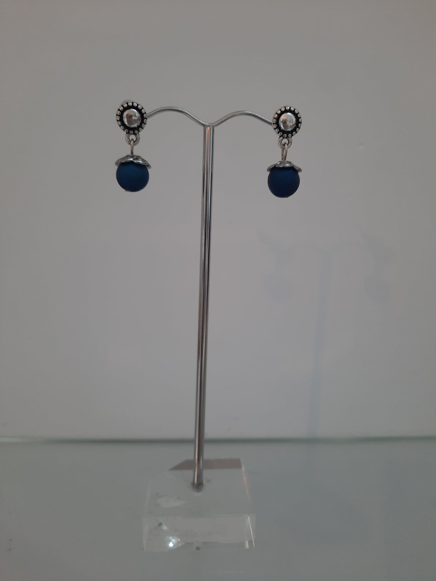 Boucles d'oreilles puces en pierre