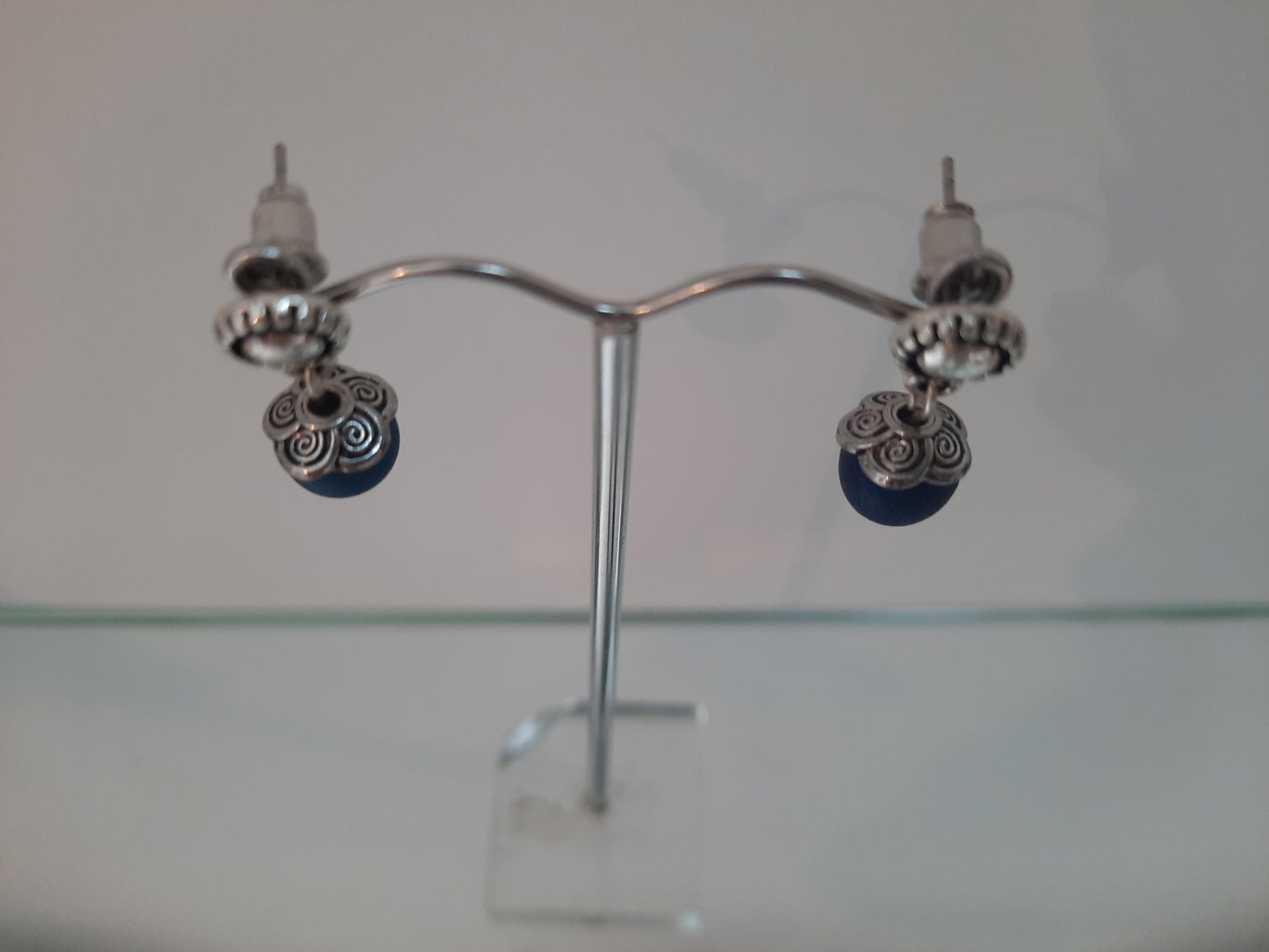 Boucles d'oreilles puces en pierre