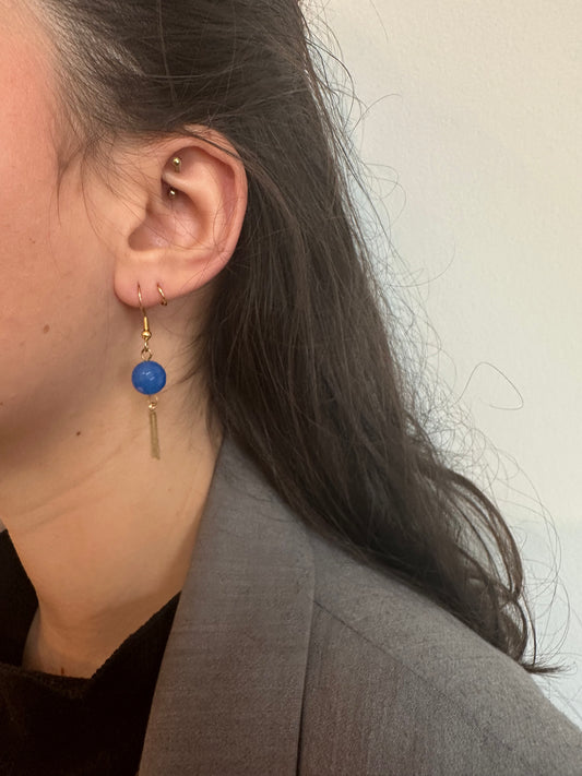 Boucles d'oreilles avec pierre bleu et tige en acier inoxydable